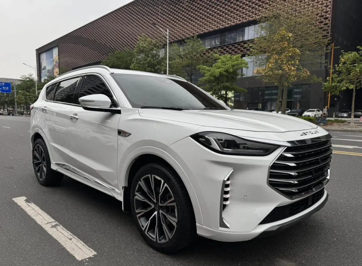 JETOUR X70 Plus Zhuge Edition 1.6T 5-Seater. view 3