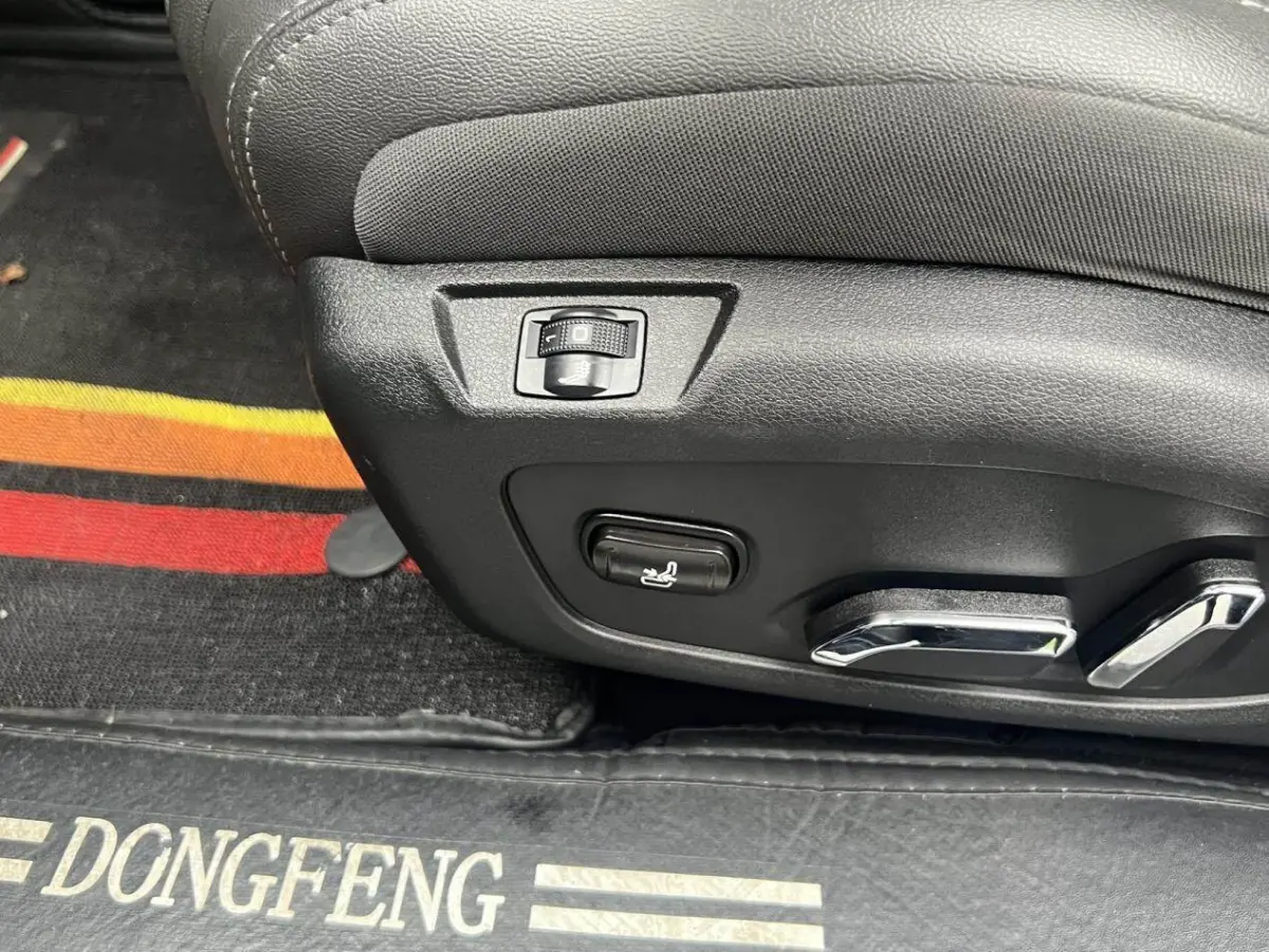 Dongfeng Fengshen AX7 1.6T Automatic Flagship view 17