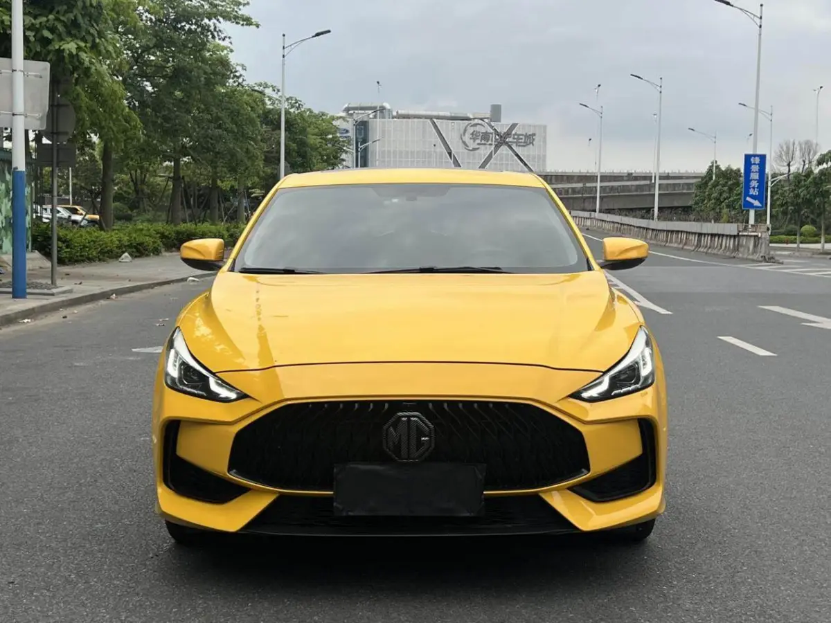 MG5 1.5T Trendy Chic Edition view 3