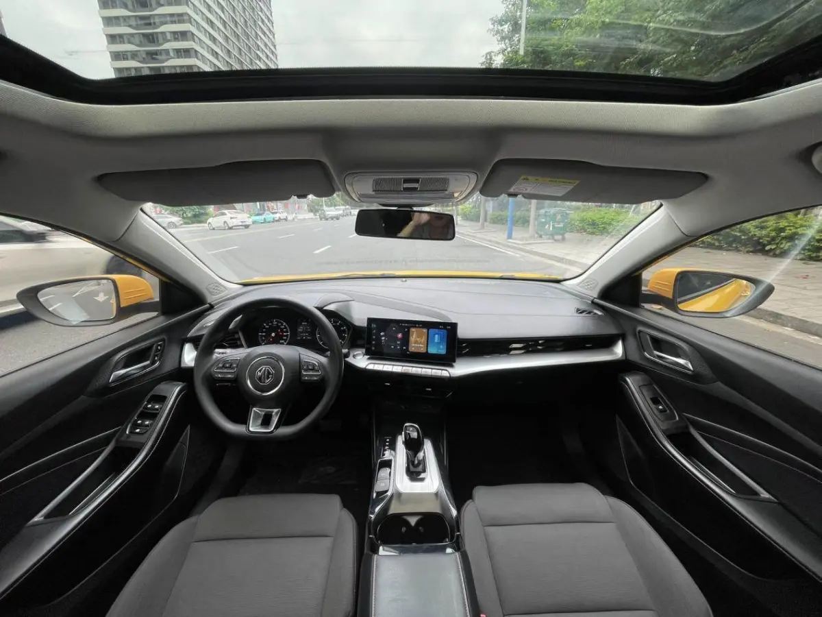 MG5 1.5T Trendy Chic Edition view 9