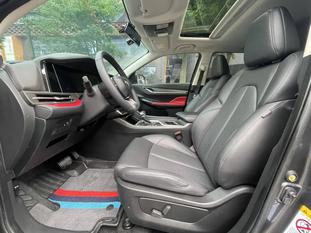 Changan CS55PLUS Blue Whale Edition 1.5T DCT Automatic Luxury Model view 4