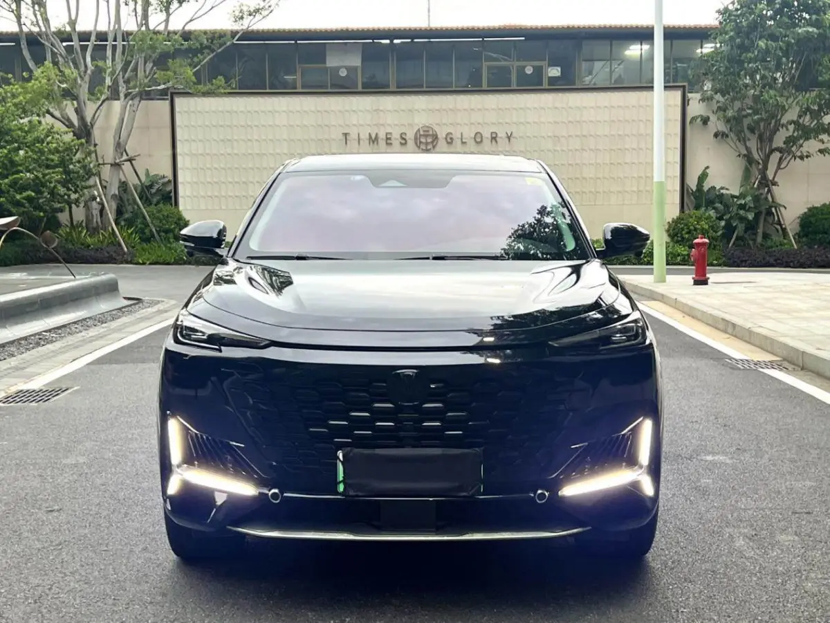 Chang’an UNI-K Zhidian iDD 1.5T 130km Premium Model view 2