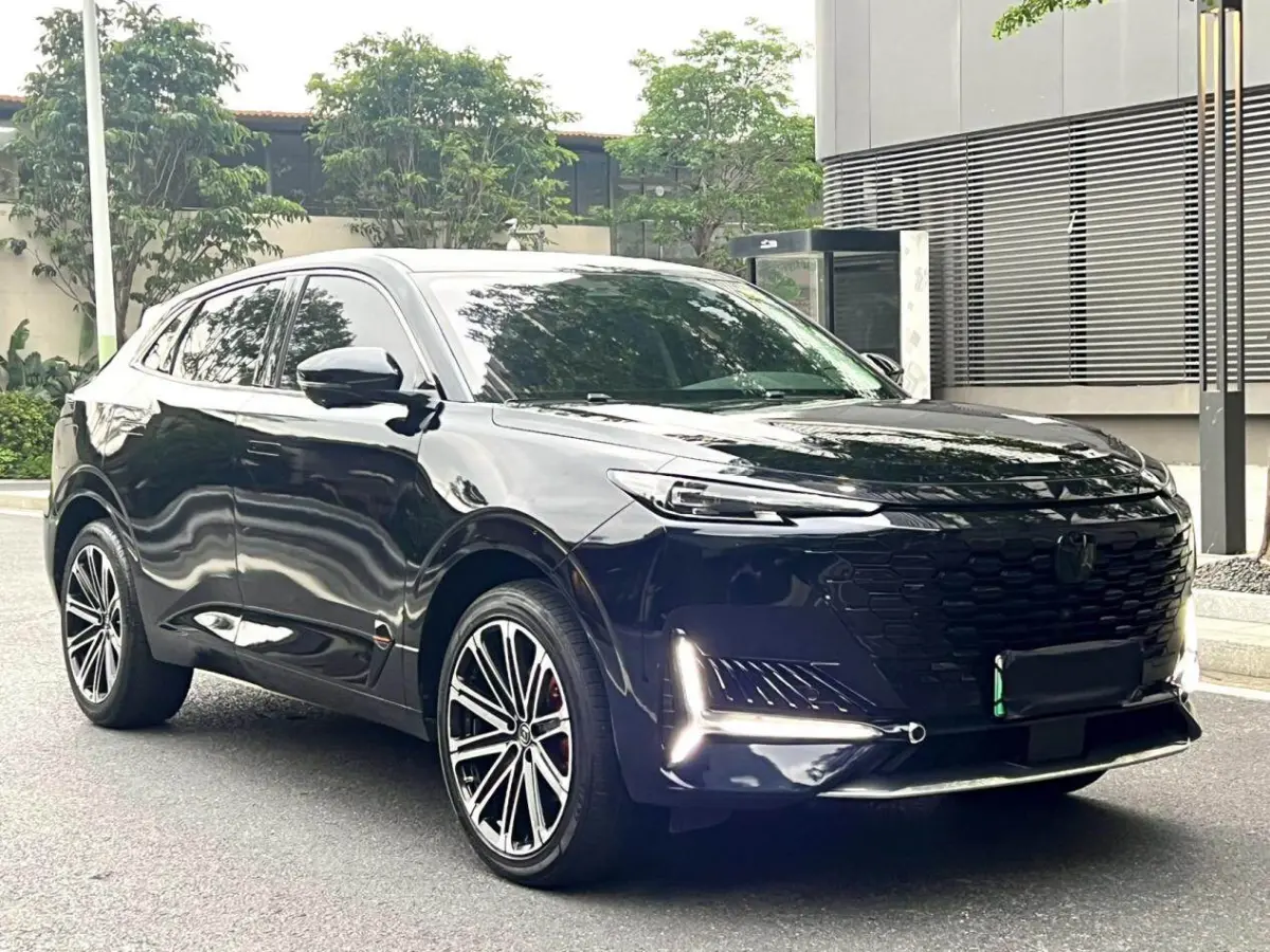 Chang’an UNI-K Zhidian iDD 1.5T 130km Premium Model view 3