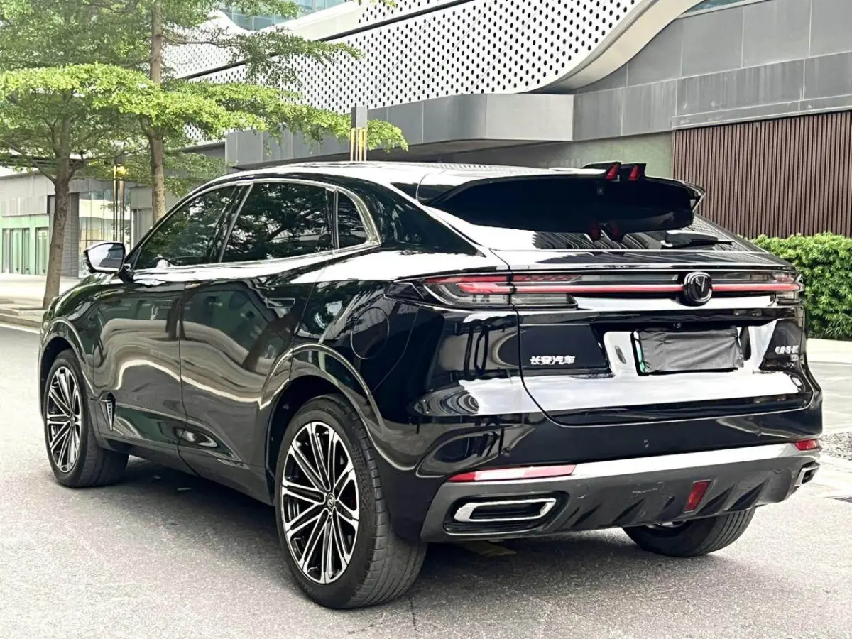 Chang’an UNI-K Zhidian iDD 1.5T 130km Premium Model view 5