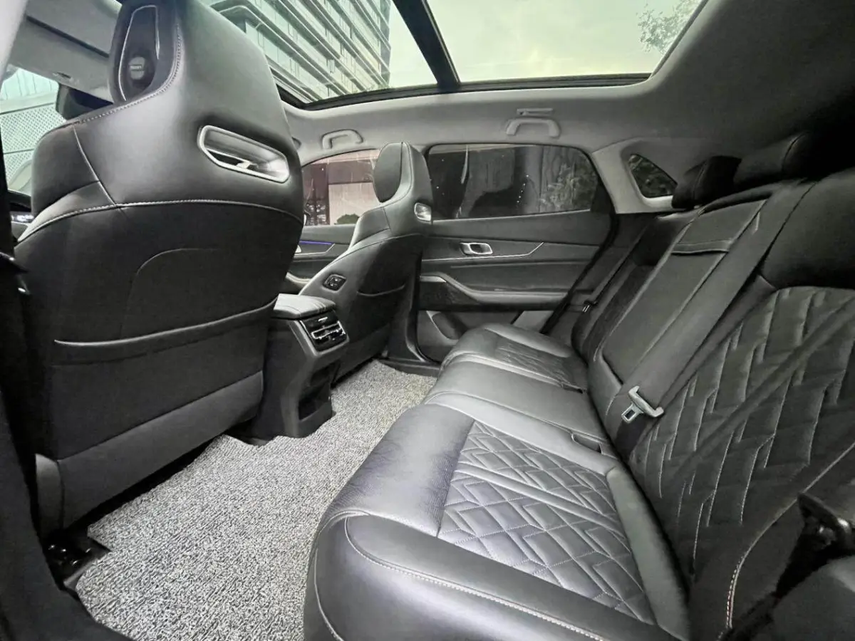 Chang’an UNI-K Zhidian iDD 1.5T 130km Premium Model view 10
