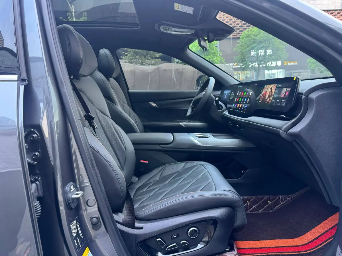 Changan CS75plus, New Blue Whale 1.5T Smart Premium Edition. view 4