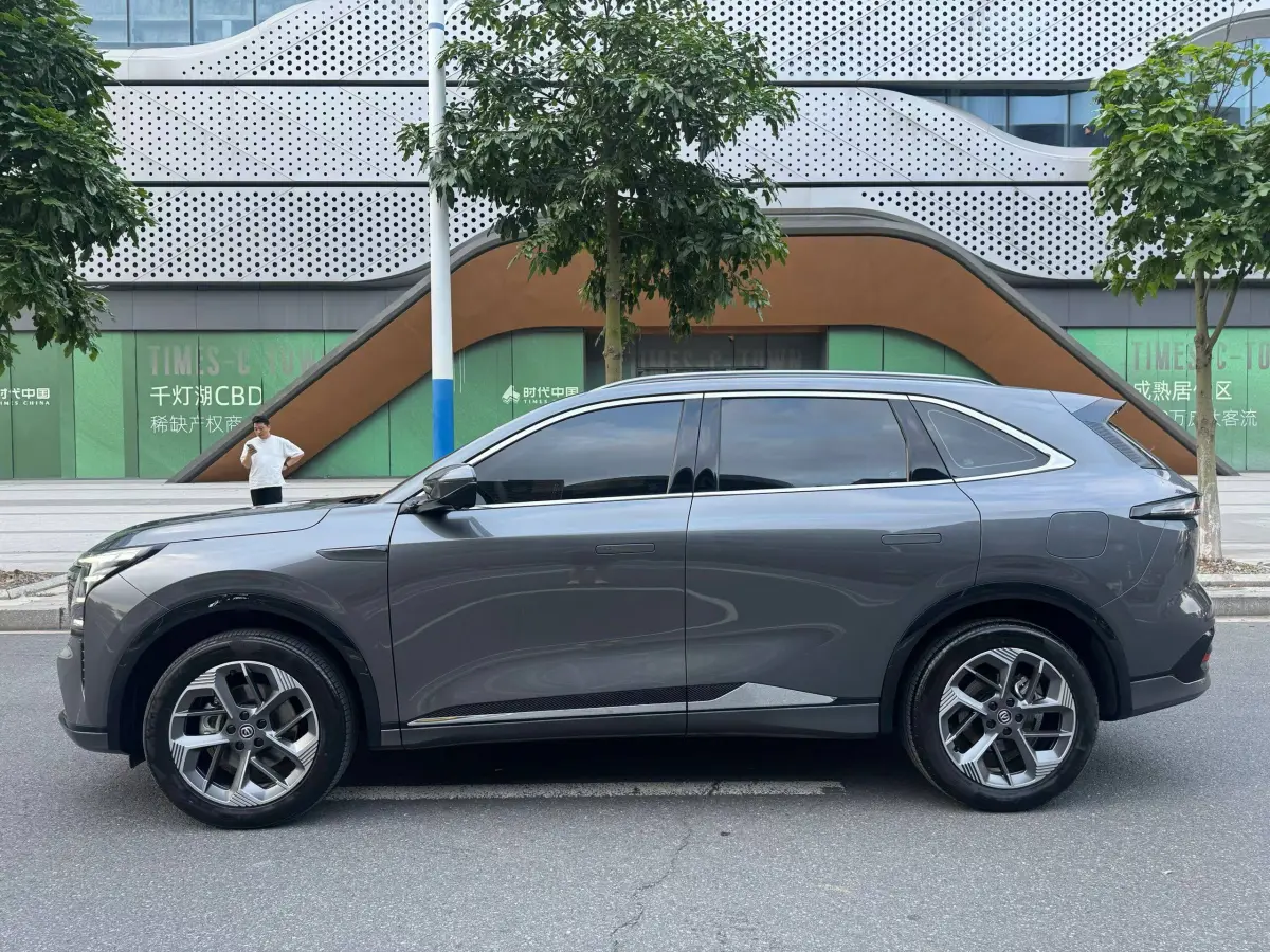 Changan CS75plus, New Blue Whale 1.5T Smart Premium Edition. view 7
