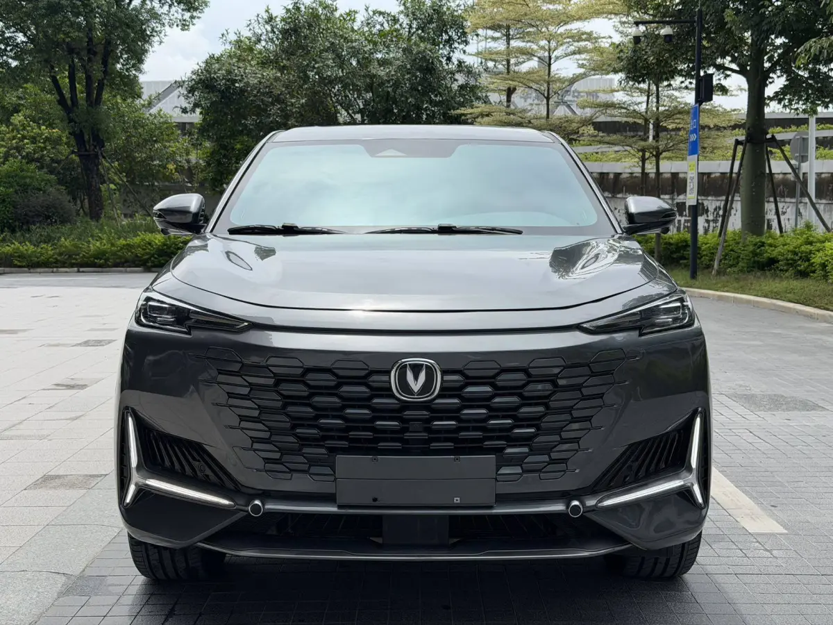Changan UNI-K 2.0T Deluxe view 2