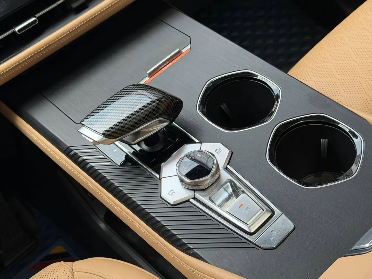 Changan UNI-K 2.0T Deluxe view 12