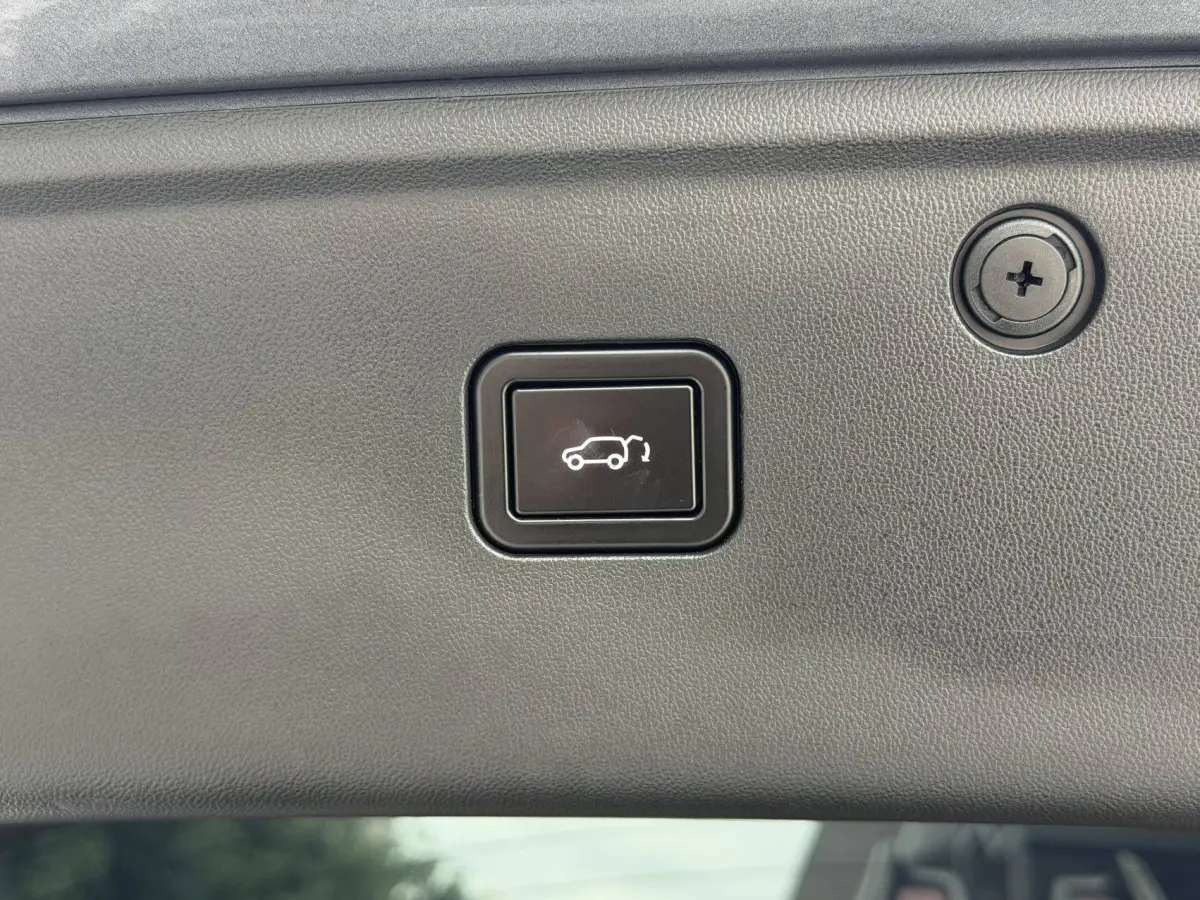 Changan UNI-K 2.0T Deluxe view 17