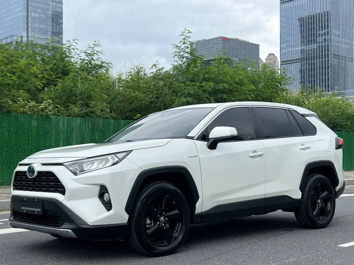 Toyota RAV4 Hybrid 2.5L E-CVT AWD Flagship main view