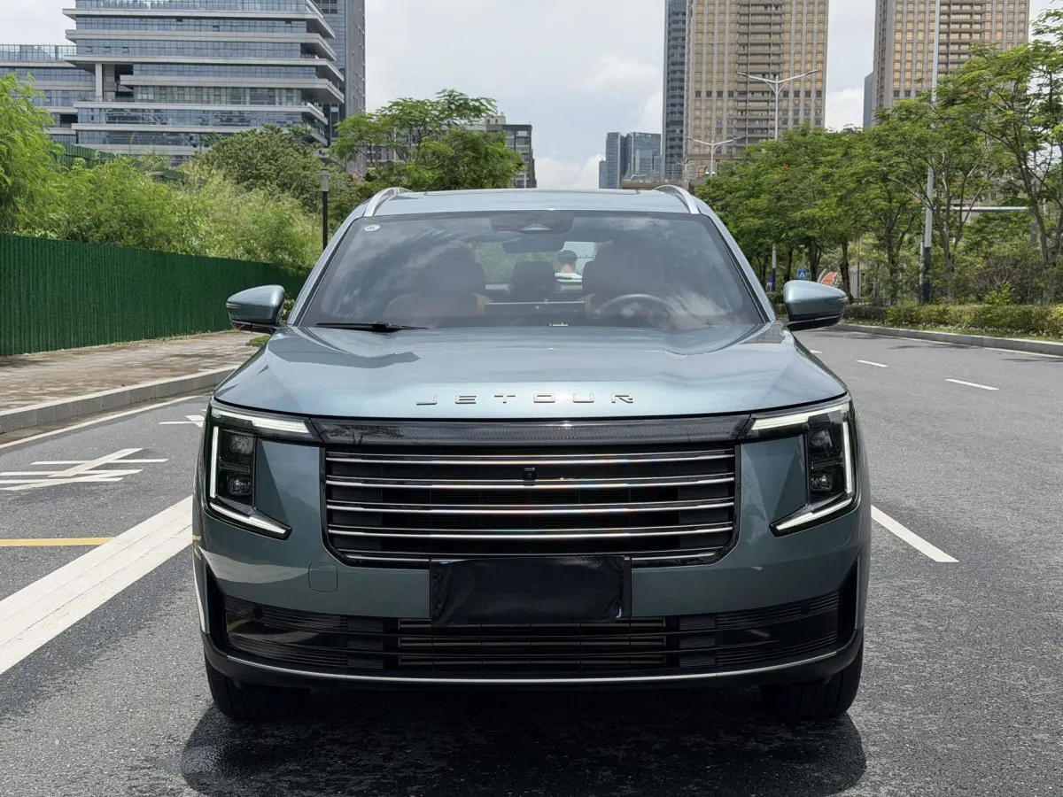 2026 Jetour X70L 2.0TD Automatic Flagship 7-Seater view 2