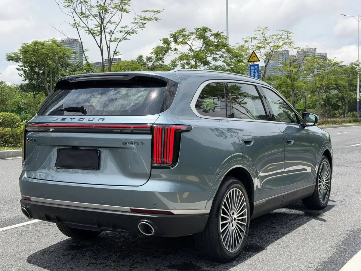 2026 Jetour X70L 2.0TD Automatic Flagship 7-Seater view 4