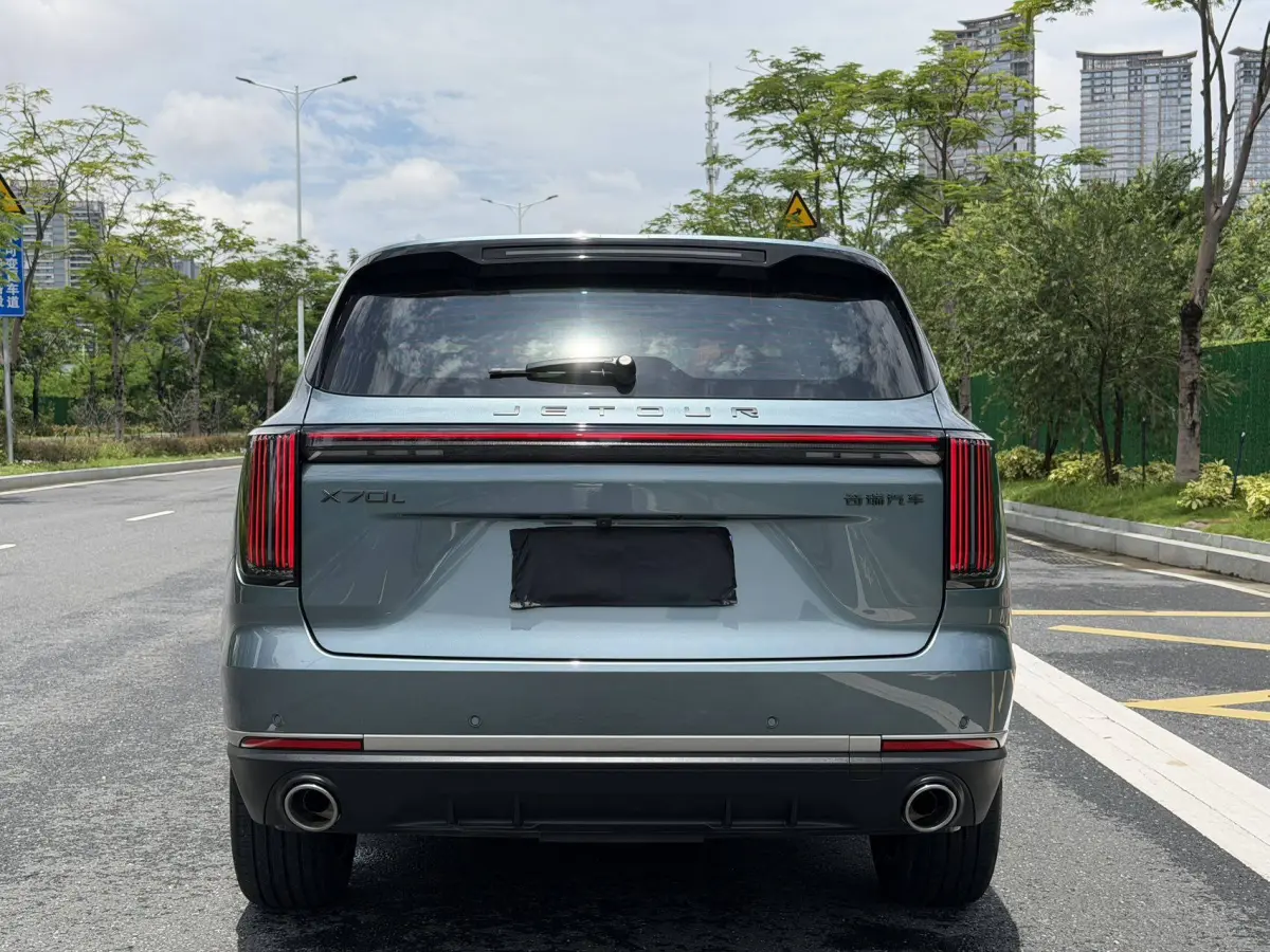2026 Jetour X70L 2.0TD Automatic Flagship 7-Seater view 6