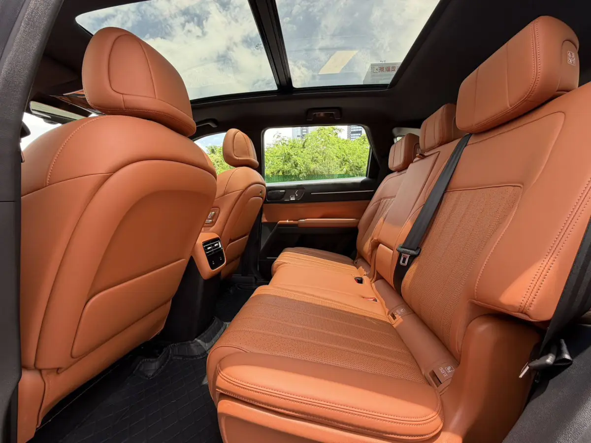 2026 Jetour X70L 2.0TD Automatic Flagship 7-Seater view 9