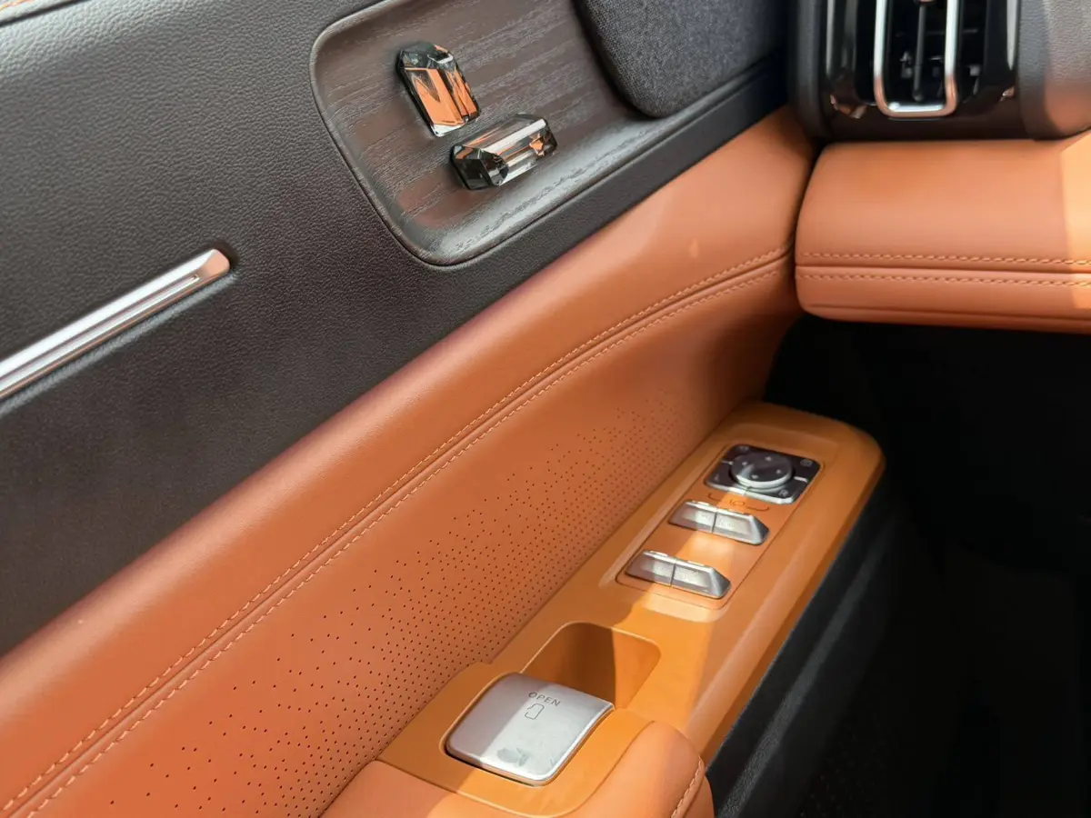 2026 Jetour X70L 2.0TD Automatic Flagship 7-Seater view 13