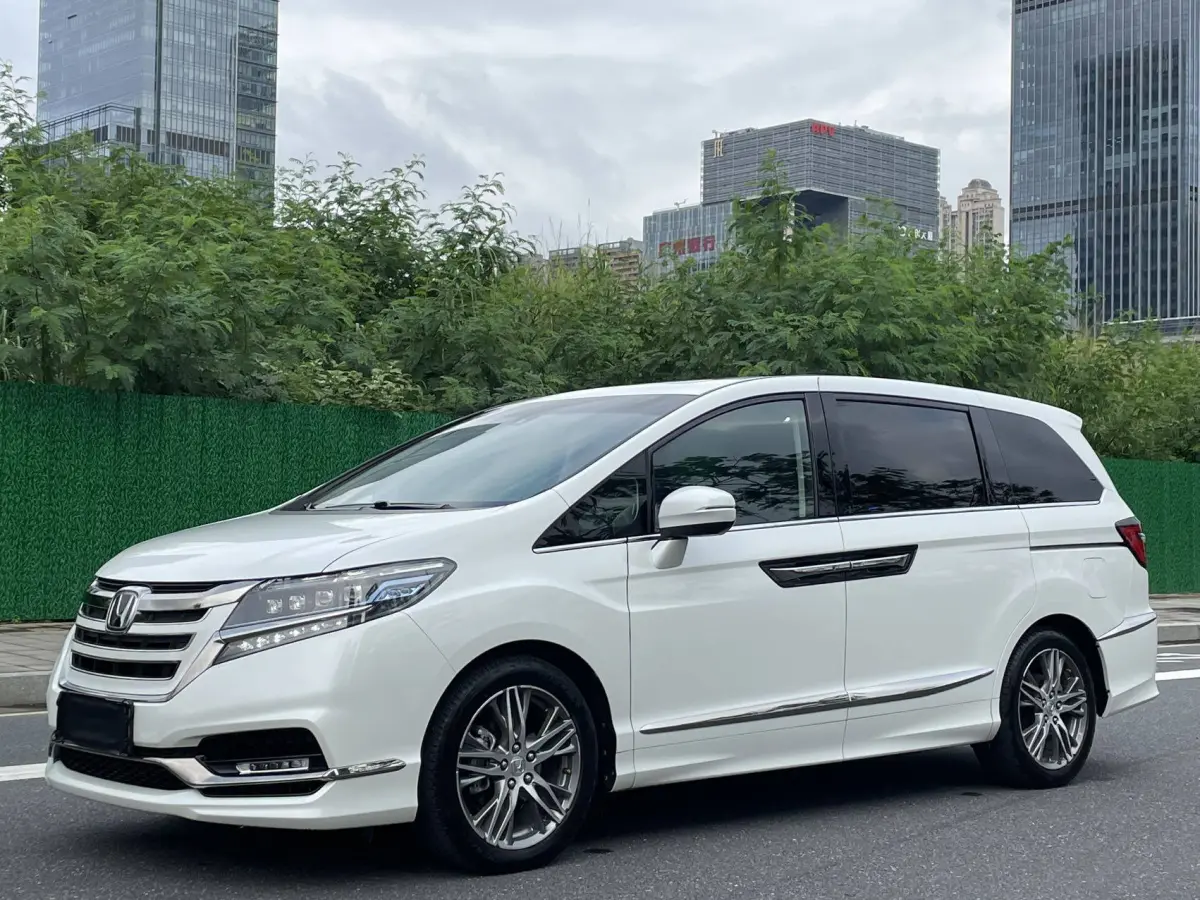 Honda Elysion 2.0L Hybrid Comfort main view