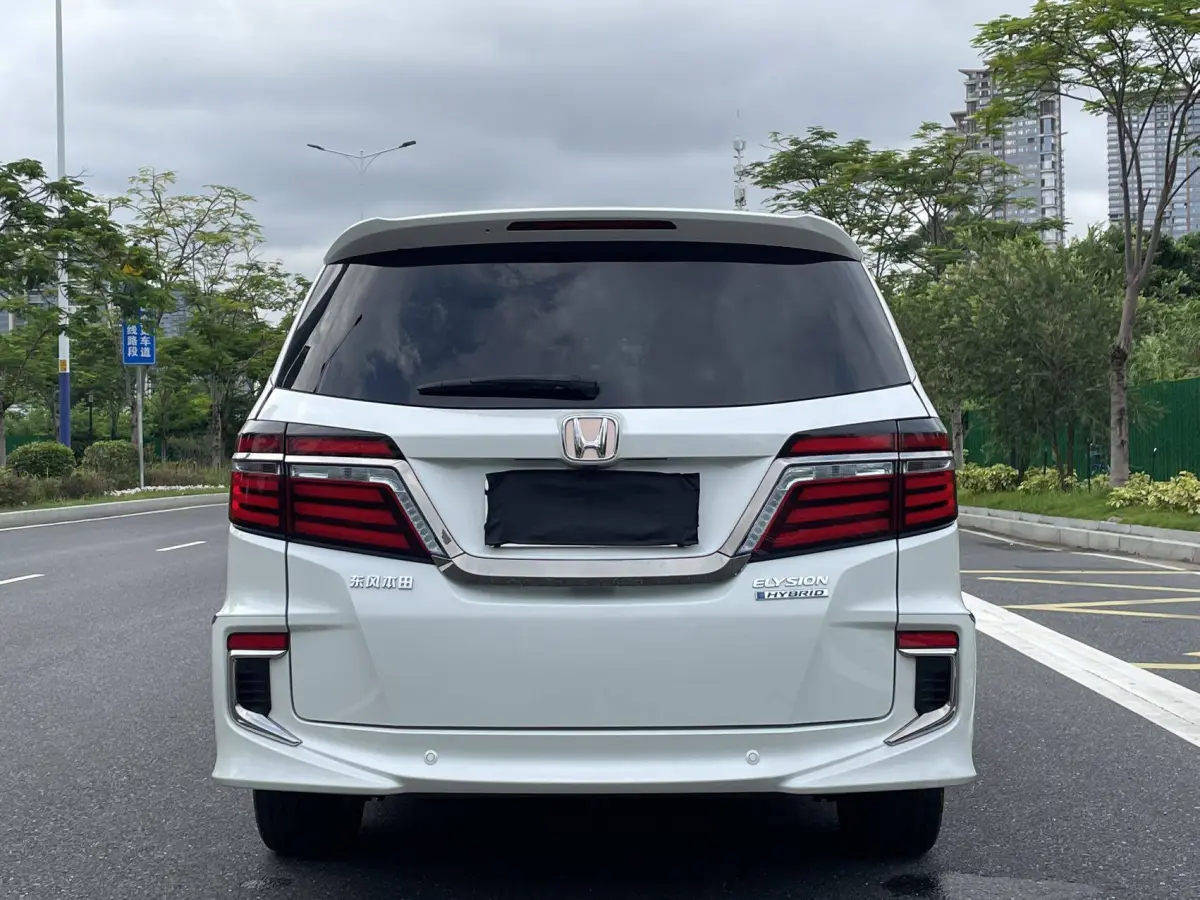 Honda Elysion 2.0L Hybrid Comfort view 5