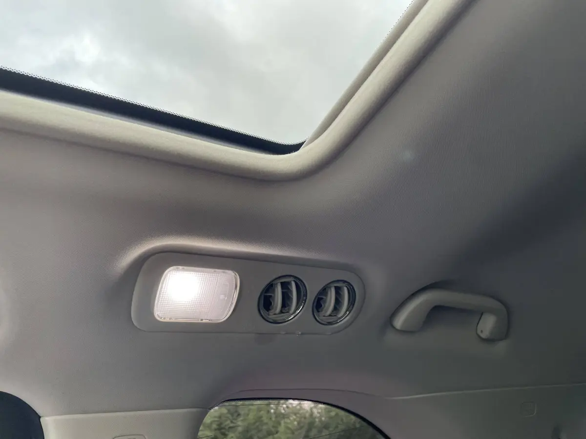 Honda Elysion 2.0L Hybrid Comfort view 18