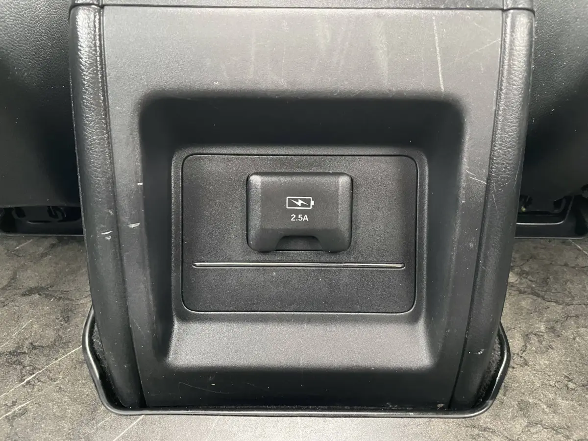 Honda Elysion 2.0L Hybrid Comfort view 24