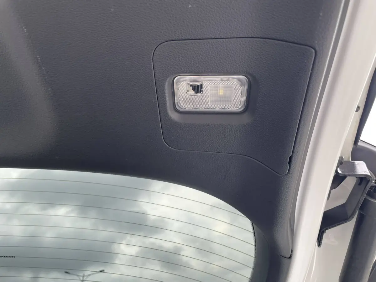 Honda Elysion 2.0L Hybrid Comfort view 26