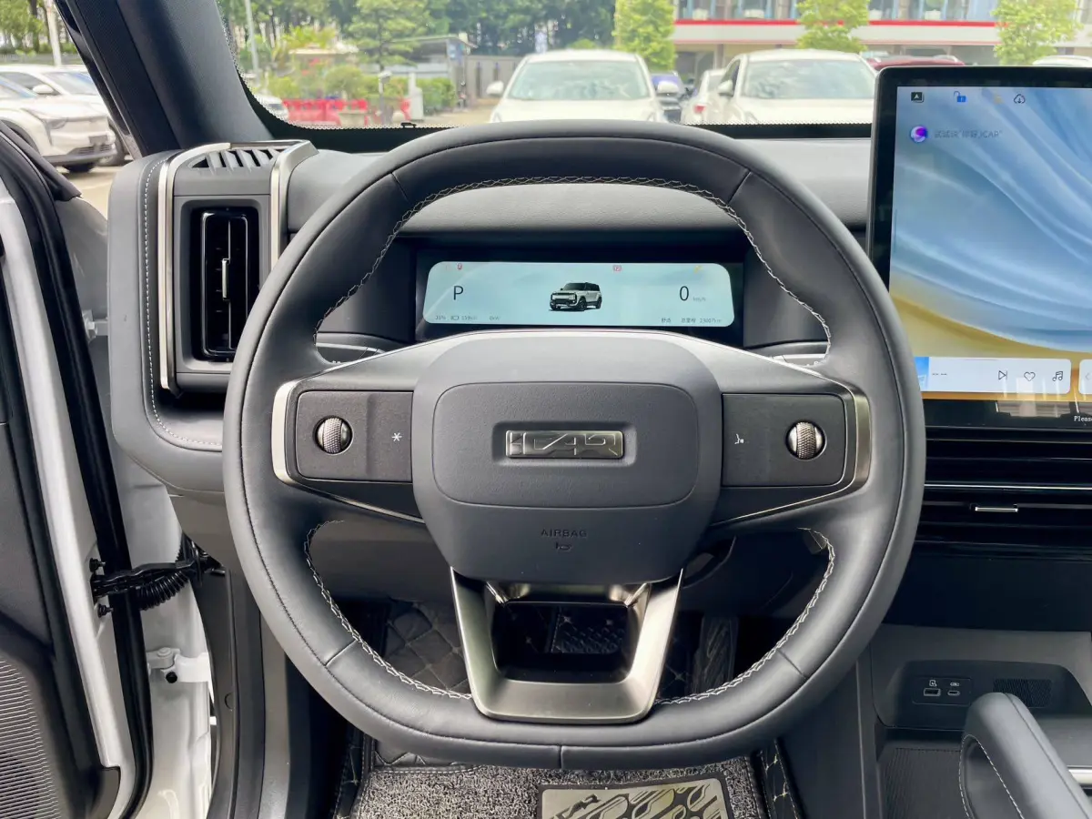 Chery iCAR 03T 2024 520km two-wheel drive long-range version view 11