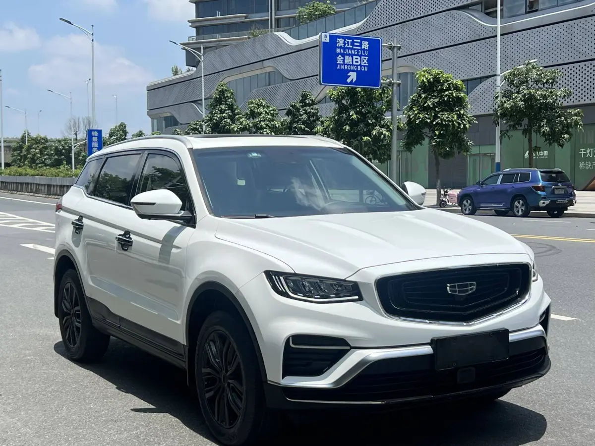 Geely Boyue 1.8TD DCT Smart Pro Edition view 3