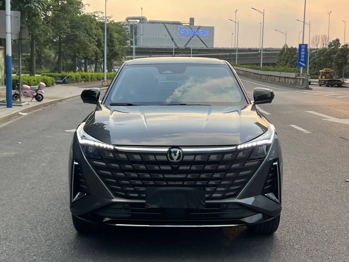2025 Changan UNI-Z 1.5T Luxury view 2