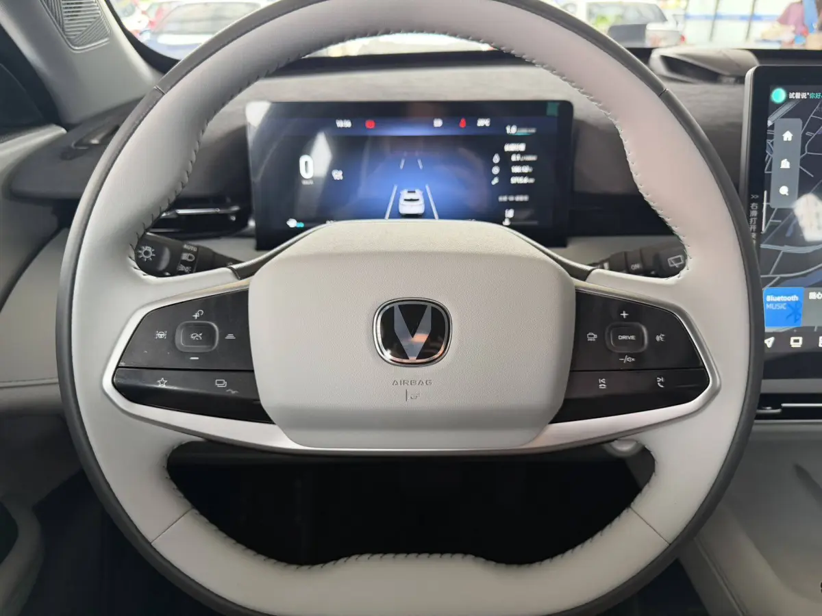 2025 Changan UNI-Z 1.5T Luxury view 12