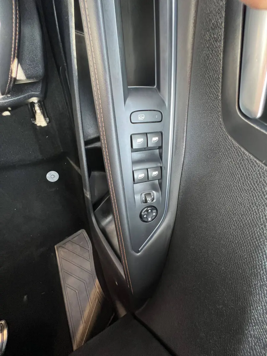 Peugeot 4008 1.6T (THP) Elite view 12