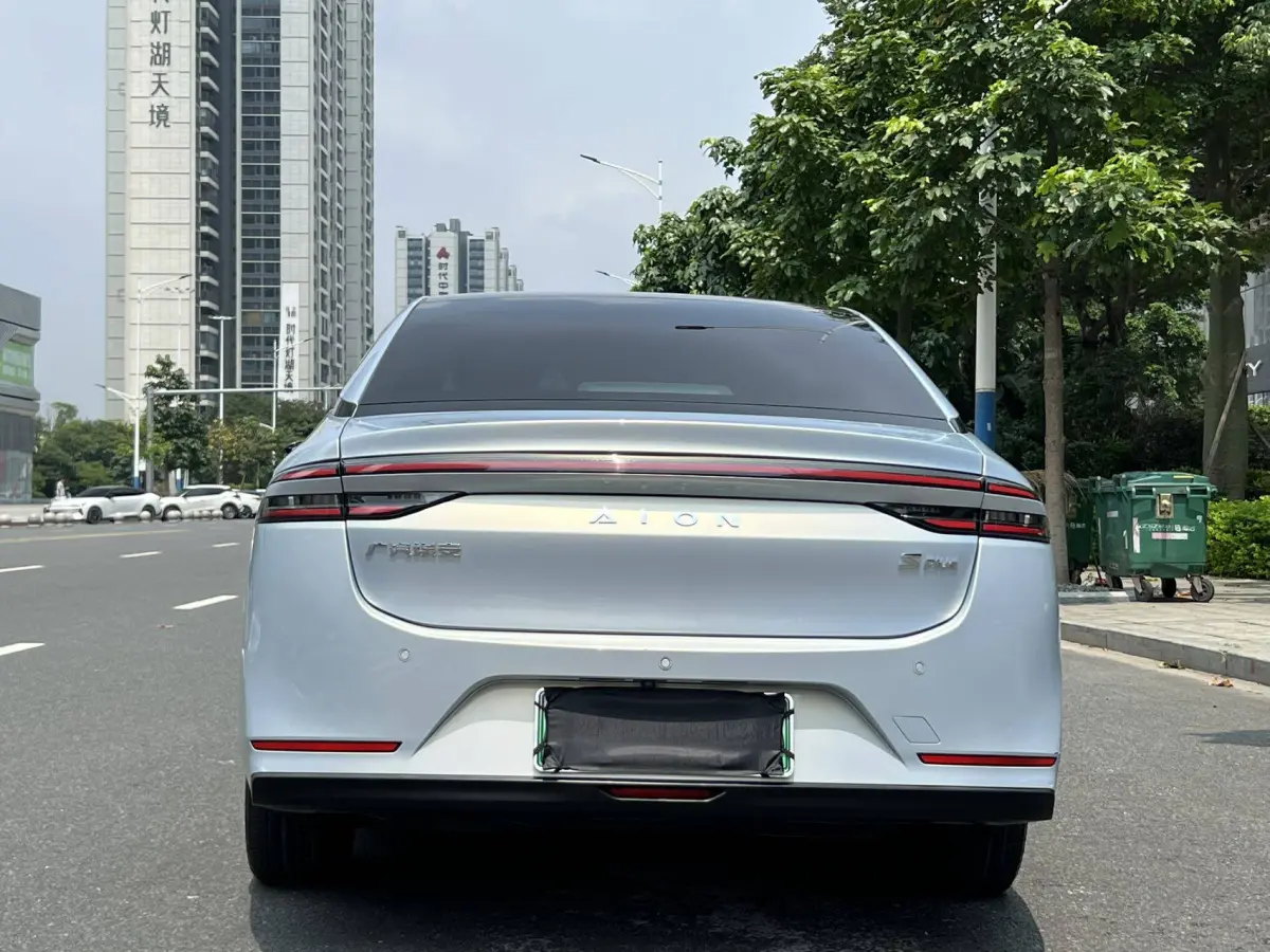 2023 AION S Plus 70 Smart Edition (Lithium Iron Phosphate Battery) view 6