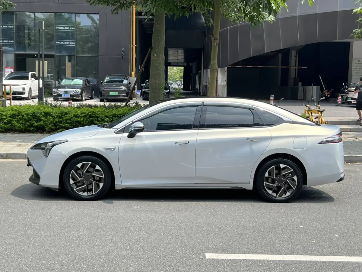2023 AION S Plus 70 Smart Edition (Lithium Iron Phosphate Battery) view 7