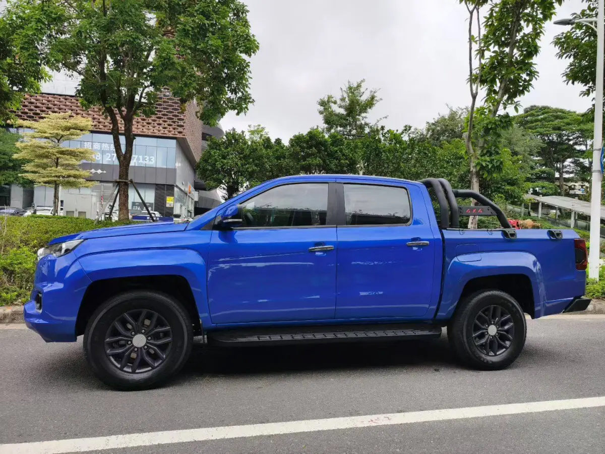 JMC Yuhu 7Automatic 4×2 Standard Wheelbase,Powered by the Ford PUMA 2.0T Diesel Engine，Equipped with view 2