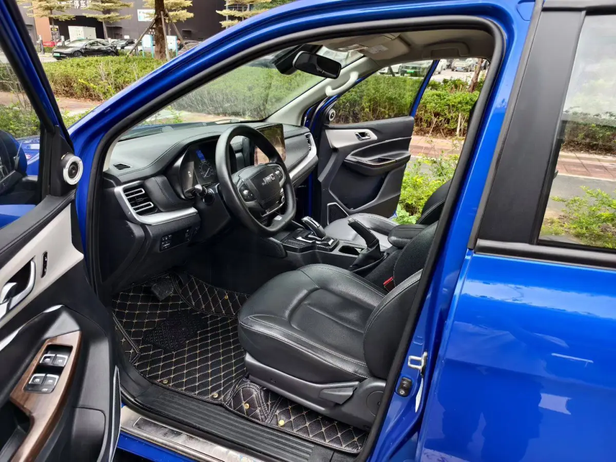 JMC Yuhu 7Automatic 4×2 Standard Wheelbase,Powered by the Ford PUMA 2.0T Diesel Engine，Equipped with view 4