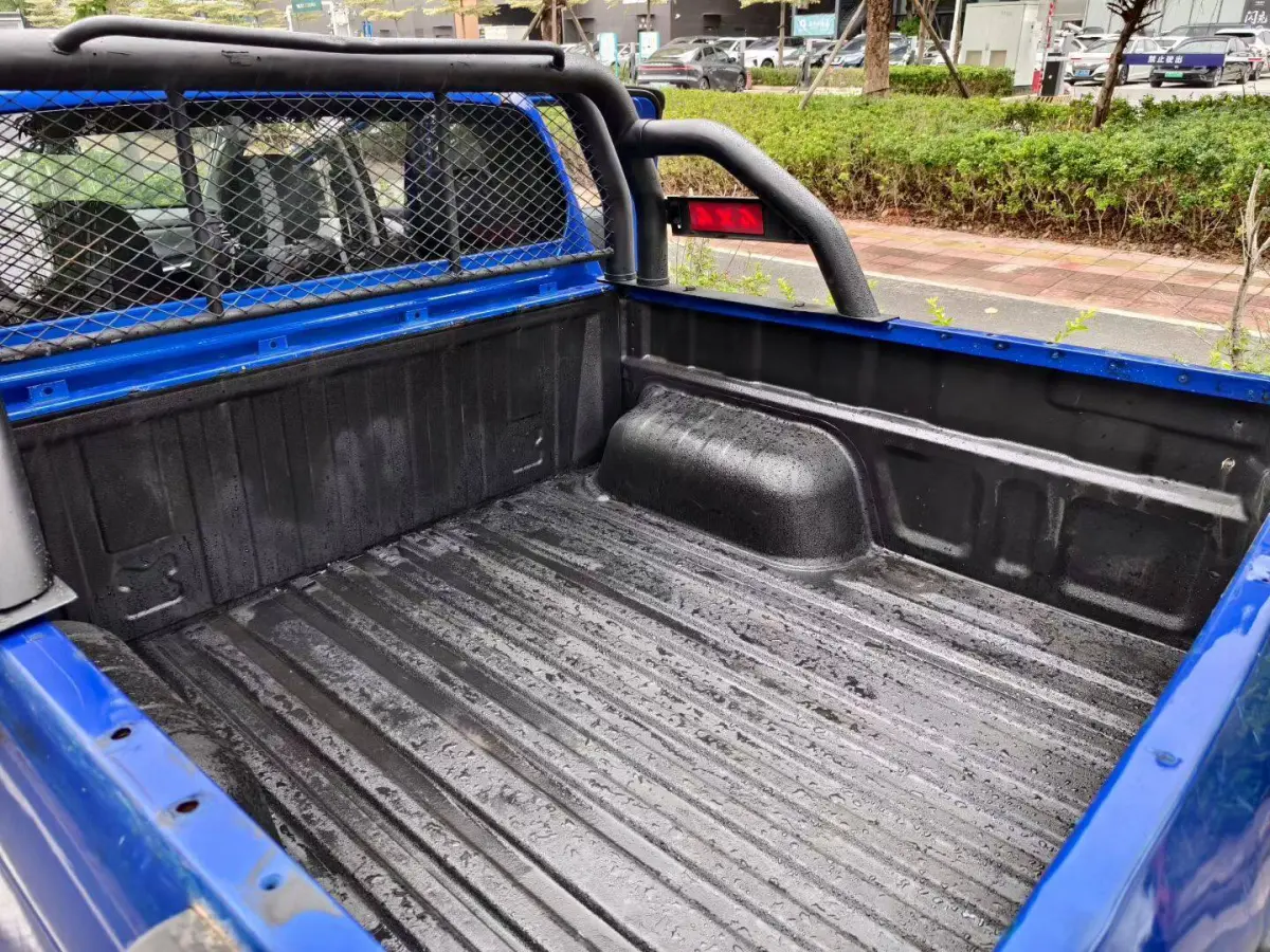 JMC Yuhu 7Automatic 4×2 Standard Wheelbase,Powered by the Ford PUMA 2.0T Diesel Engine,Equipped with view 8