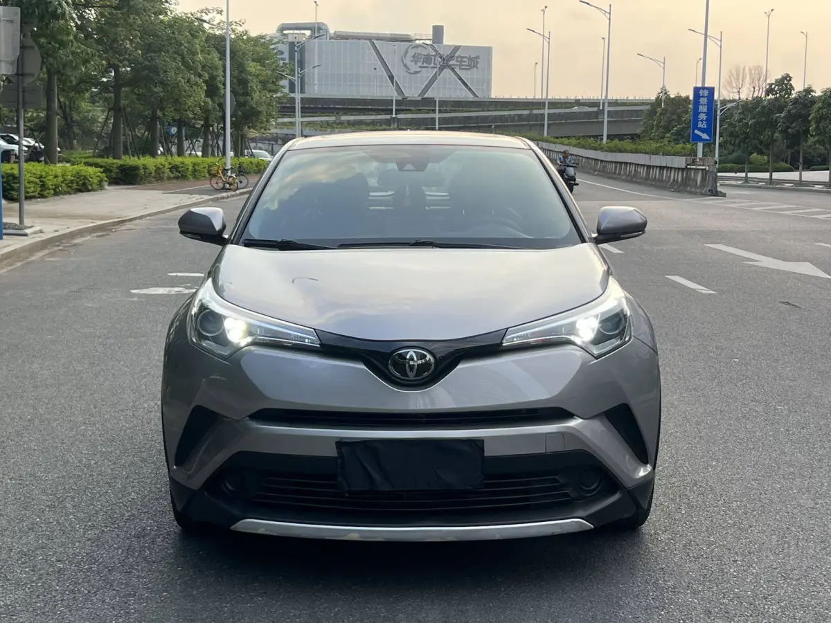 2021 Toyota C-HR 2.0L Dynamic Sport Edition view 2