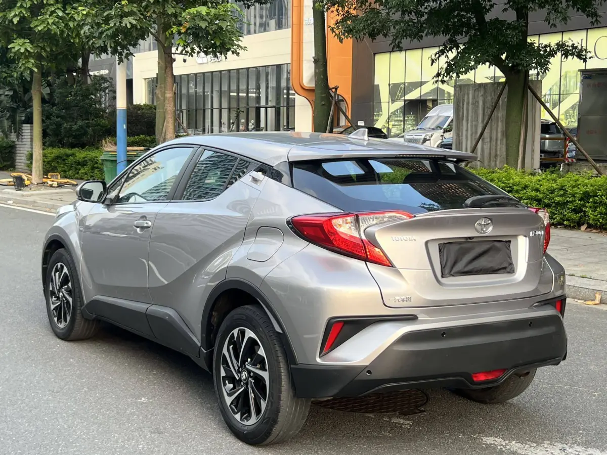 2021 Toyota C-HR 2.0L Dynamic Sport Edition view 7