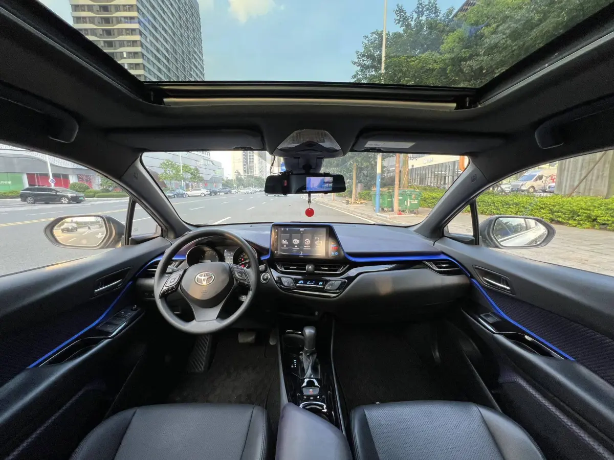 2021 Toyota C-HR 2.0L Dynamic Sport Edition view 12