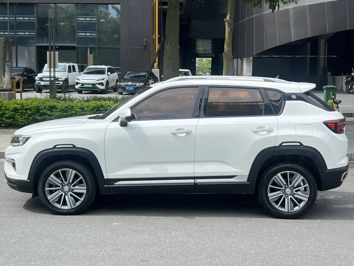 Changan CS35 PLUS 1.6L Automatic Comfort Connect Edition view 6