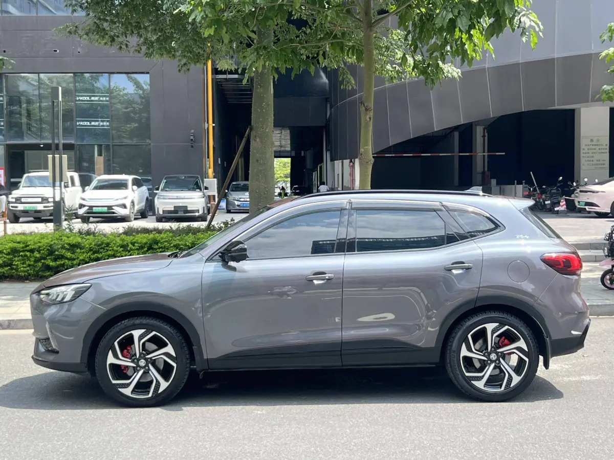 MG HS (MG Pilot) 400TGI Trophy AWD Flagship view 9