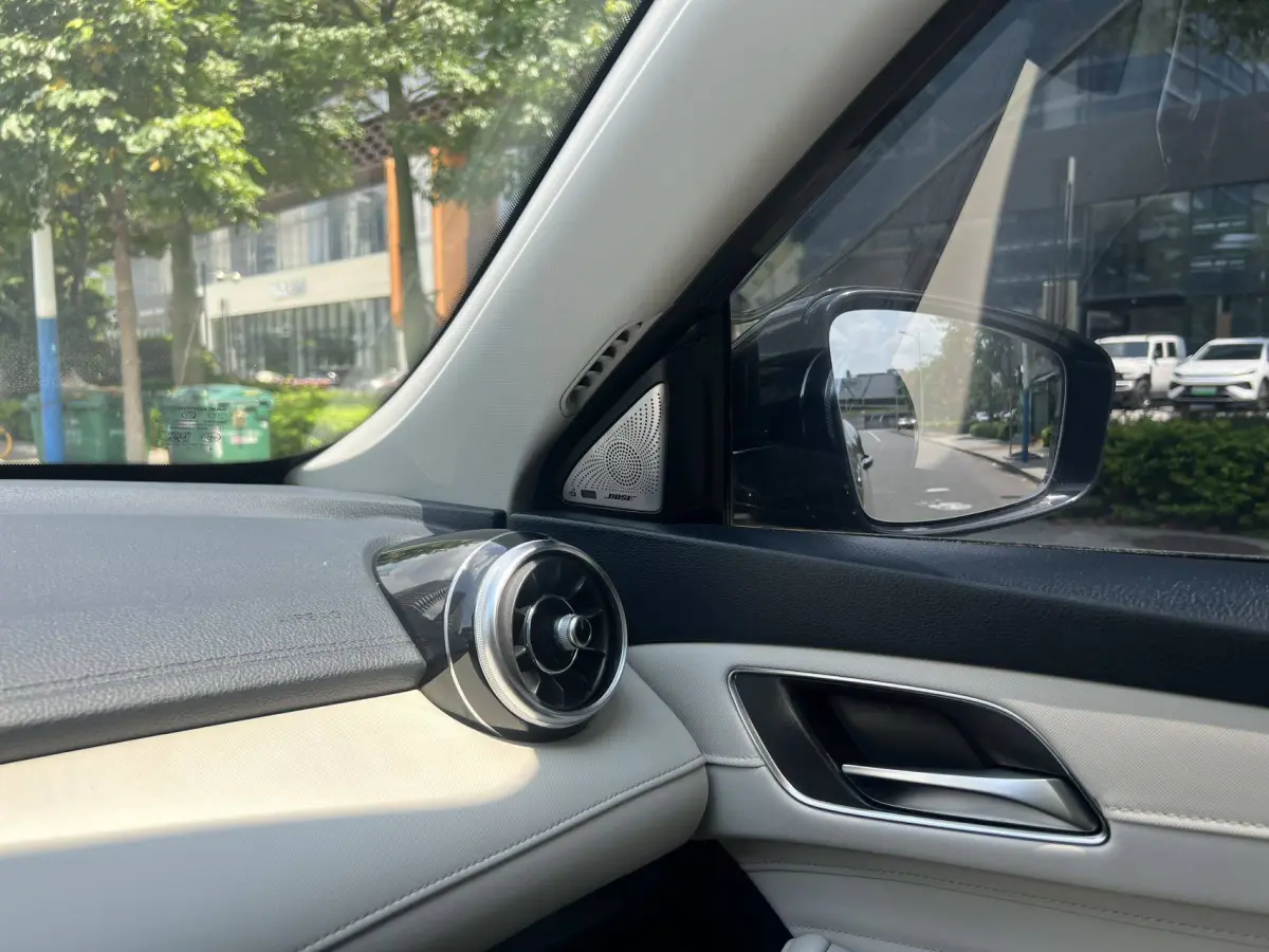 MG HS (MG Pilot) 400TGI Trophy AWD Flagship view 14
