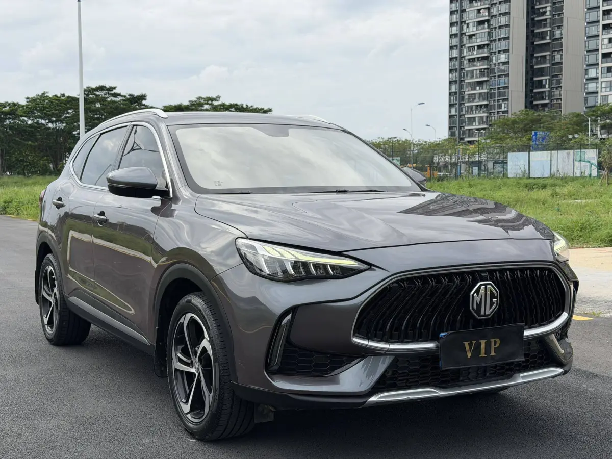 MG Pilot 1.5T Luxury Edition view 3