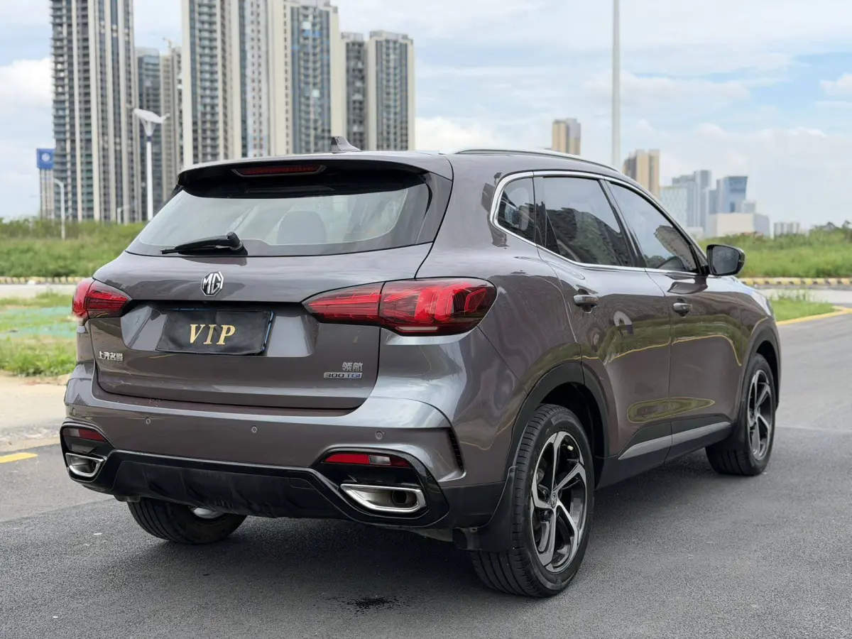 MG Pilot 1.5T Luxury Edition view 5