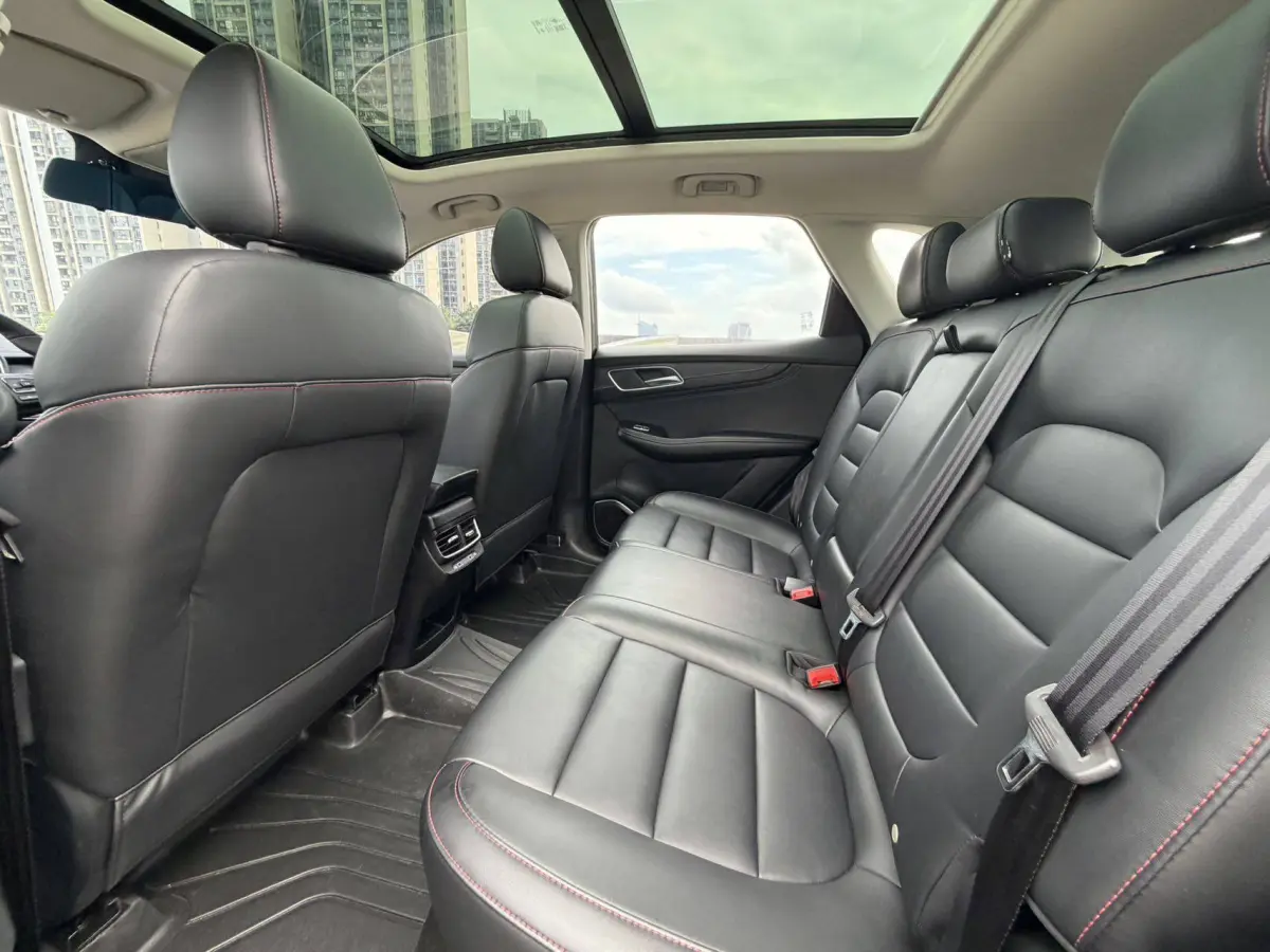 MG Pilot 1.5T Luxury Edition view 9