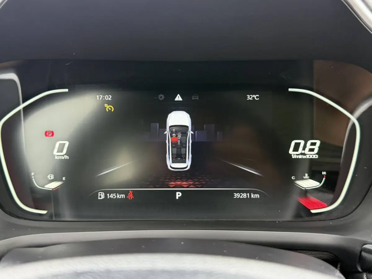 MG Pilot 1.5T Luxury Edition view 10