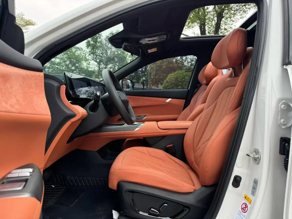 Changan CS75plus, New Blue Whale 1.5T Smart Premium Edition. view 4
