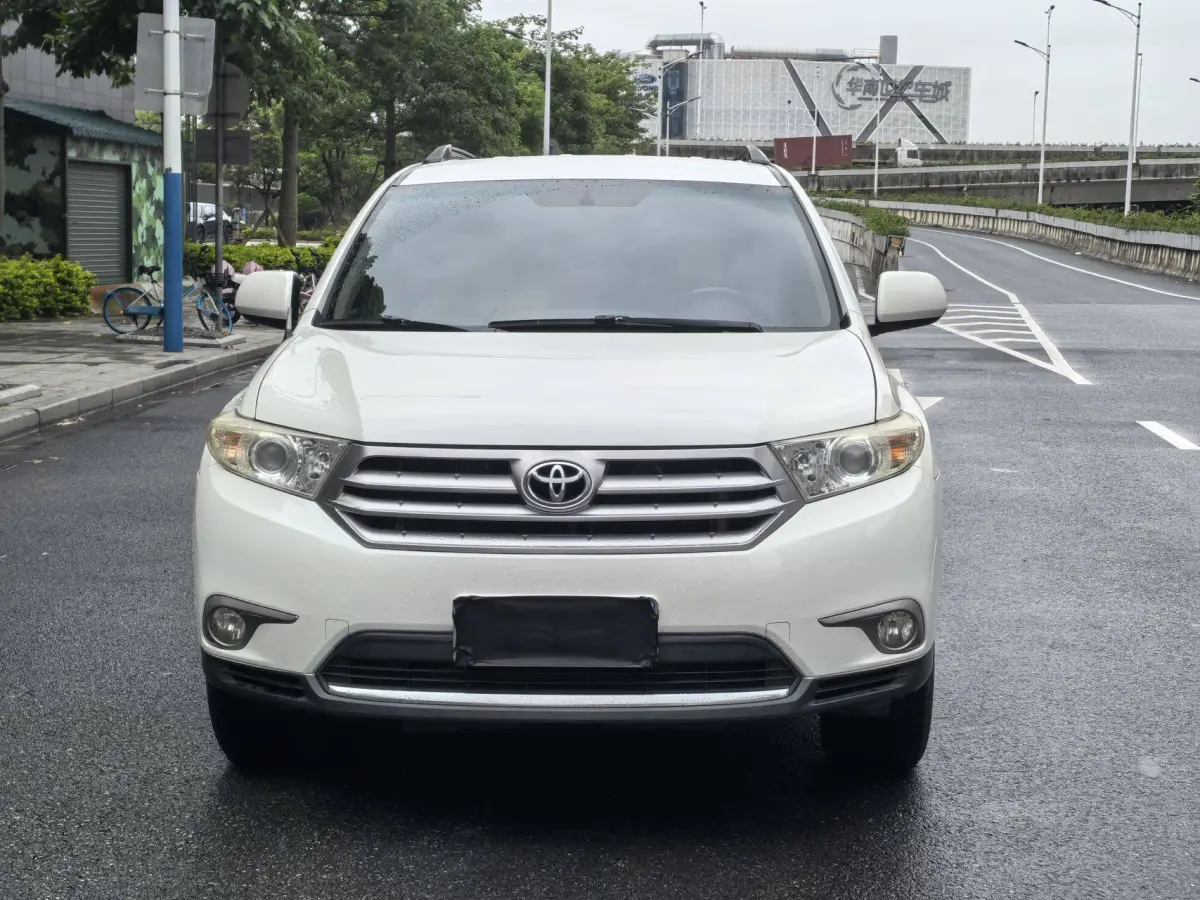 2014 Toyota Highlander 2.7L Elite view 2