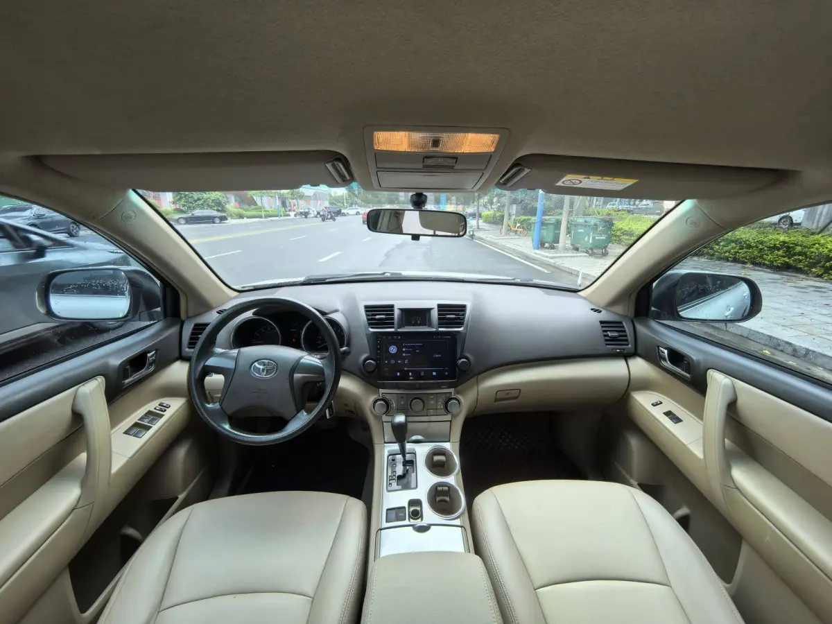 2014 Toyota Highlander 2.7L Elite view 5