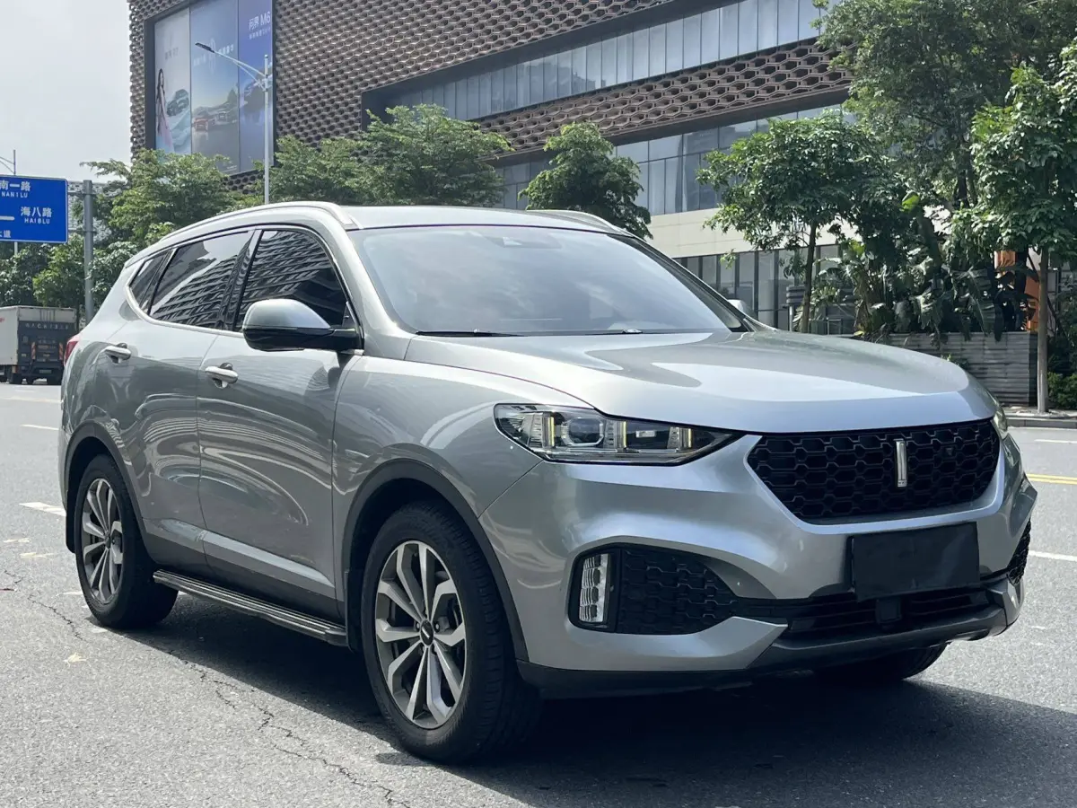 WEY VV6 2.0T Automatic Ultra Luxury Edition view 3