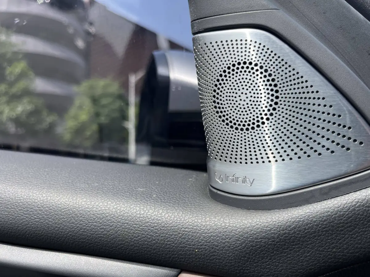 WEY VV6 2.0T Automatic Ultra Luxury Edition view 14